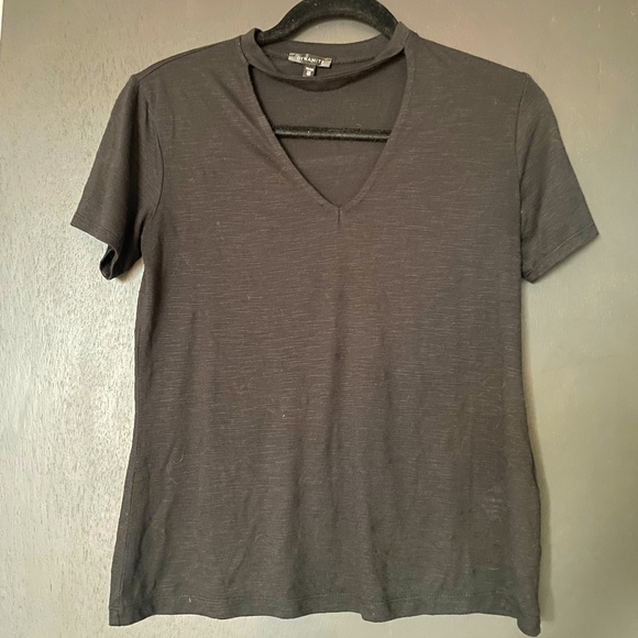 Dynamite Black Choker V-Neck Tee - Size XS - Picture 1 of 4
